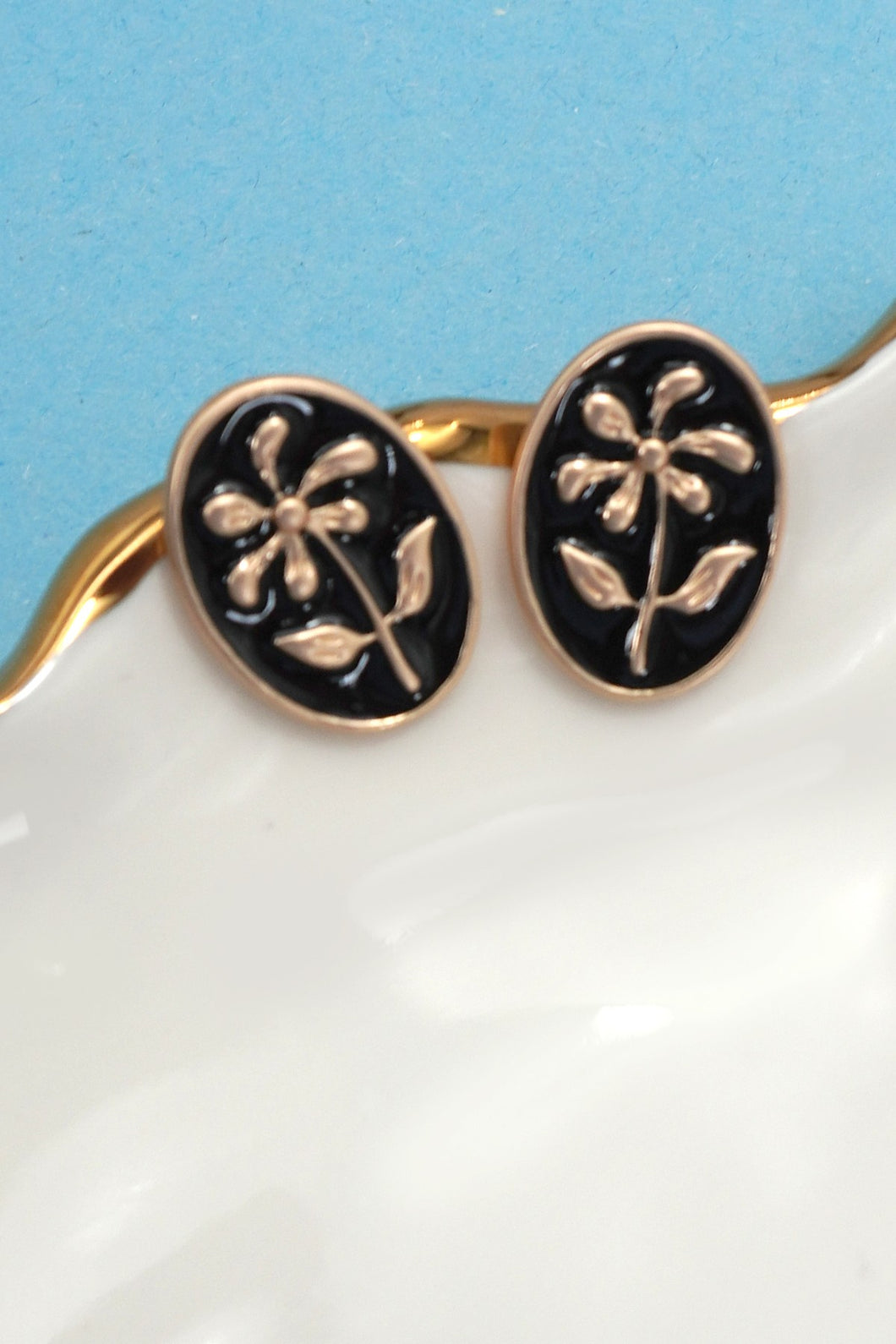 Gold Flower Stud Earrings - Black
