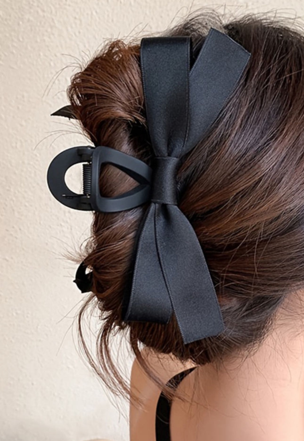 Black Bow Clip