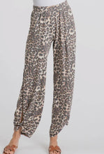Load image into Gallery viewer, LEOPARD SIDE SLIT ANKLE TIE PANTS
