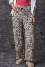 Load image into Gallery viewer, Leopard Barrel Jeans
