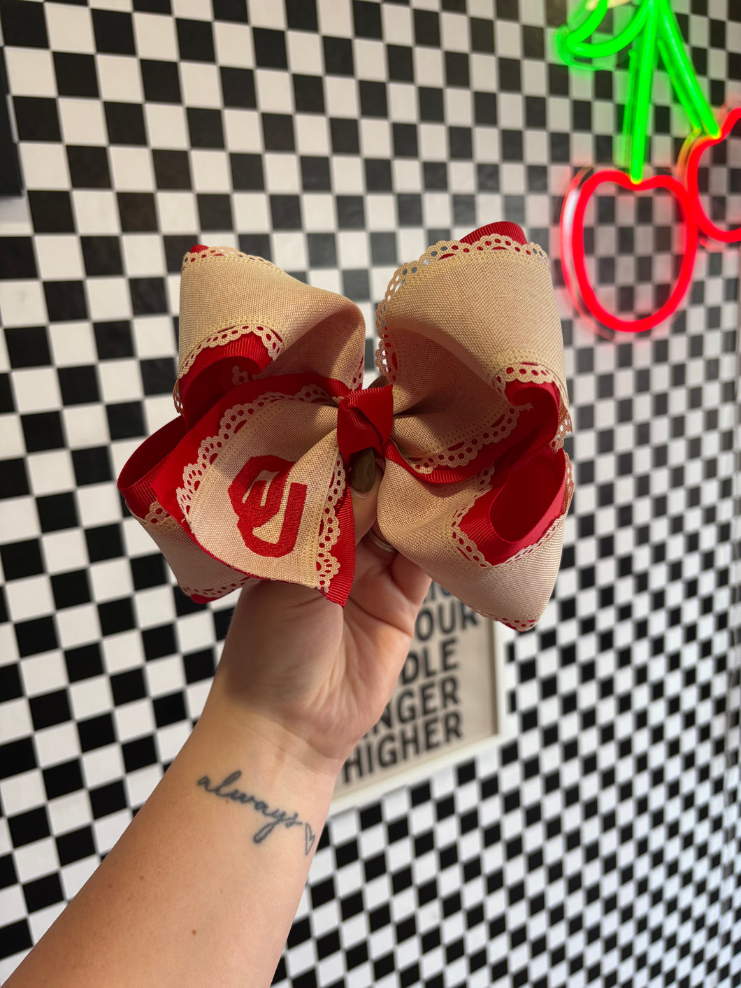 Medium Crimson + Cream Game Day Bow