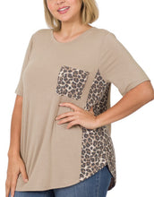 Load image into Gallery viewer, Leopard Pocket Tee / Plus
